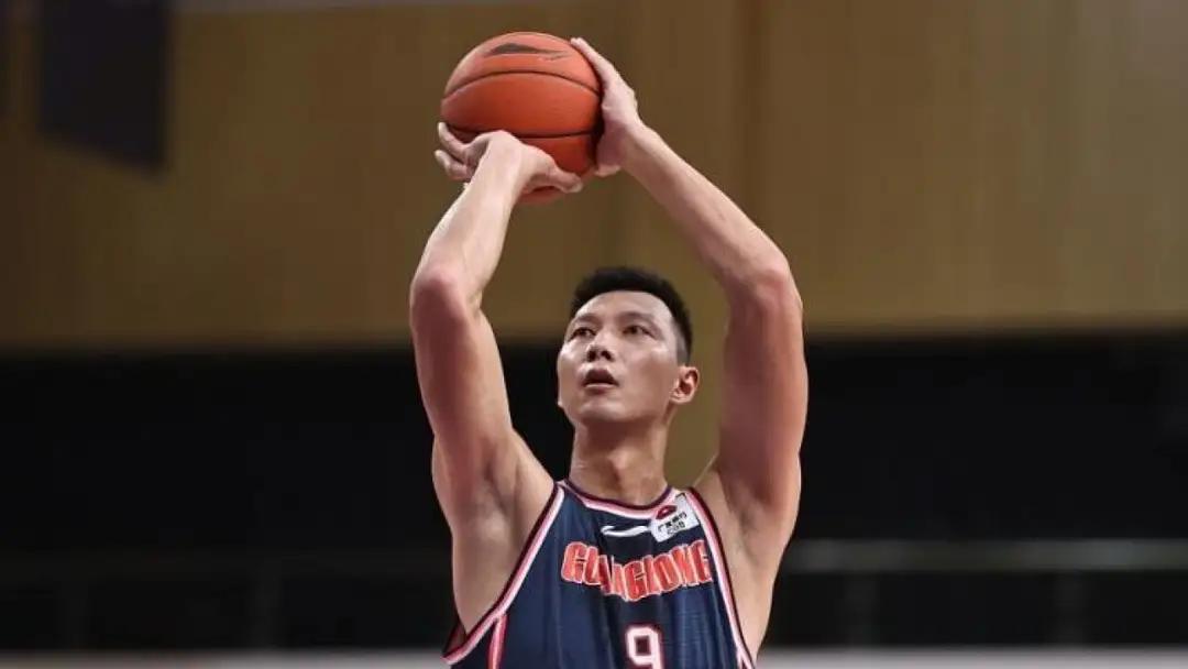 退役不到2年！易建联近况曝光，姚明当年那句话，果然应验
 
官宣退役还未满2年，