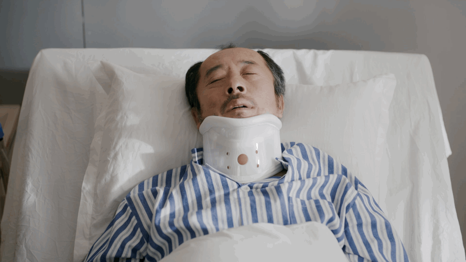 国产剧拍了新型留守老人《欢乐家长群2》把新型留守老人的困境拍出来了，孩子父母整天