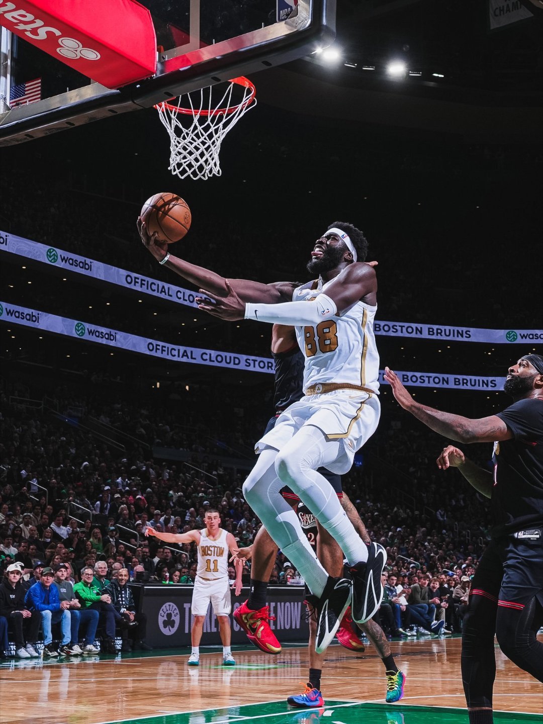 今夜化身克内特！据统计，克塔是自2007年凯文-加内特以来，首位达成以下成就的凯