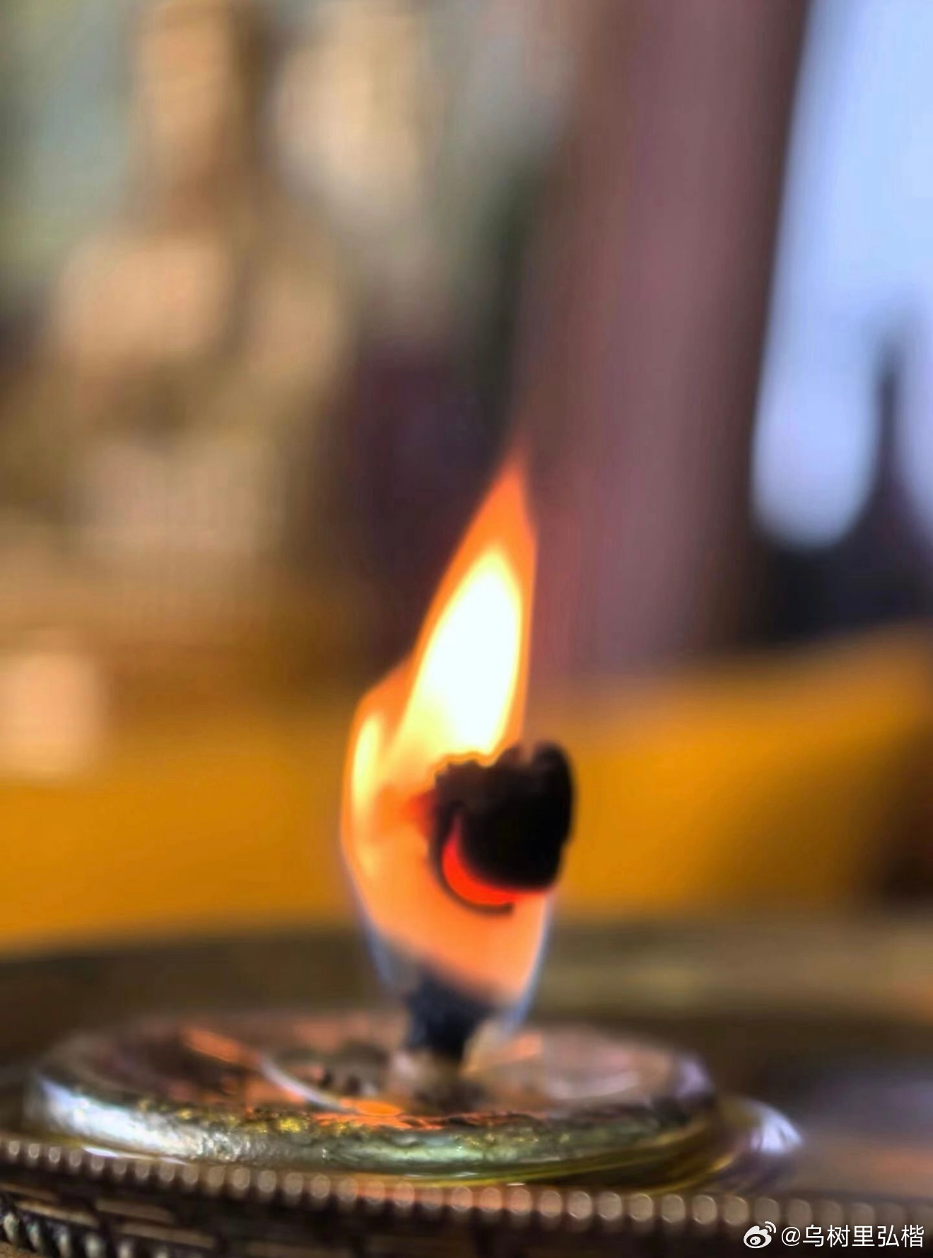 什么叫人间值得？我个人觉得，就是你所有真心实意的付出都需要有回应，它可以不是金钱