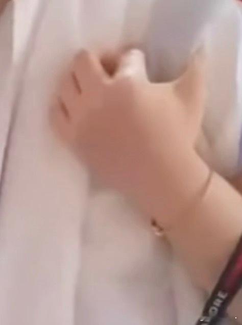 哈哈哈哈哈哈哈哈哈哈哈嘬嘬嘬 