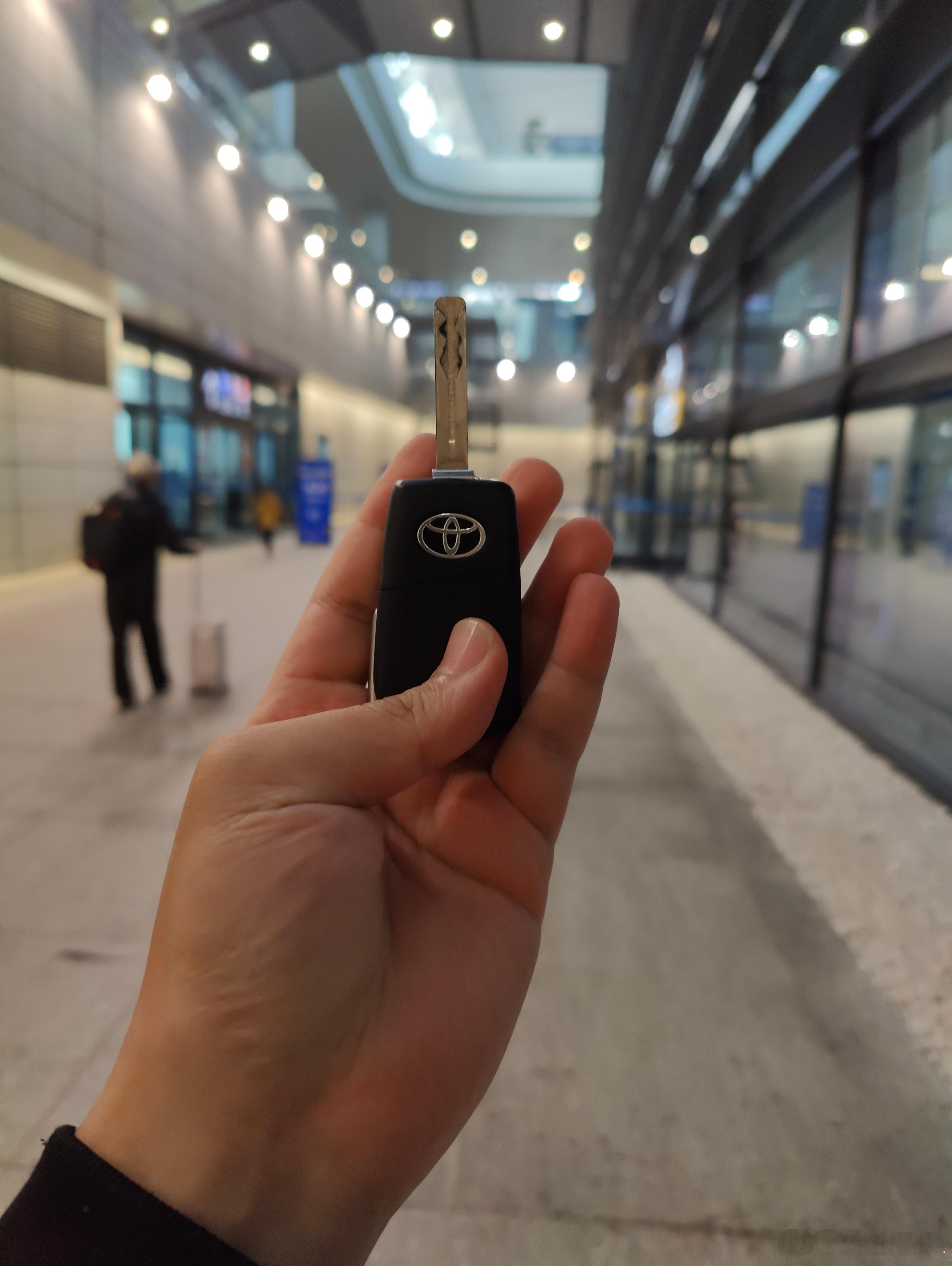 打卡丰田雷凌1.5L，三缸，CVT，丰田，buff叠满了努力不当个移动路障（[开