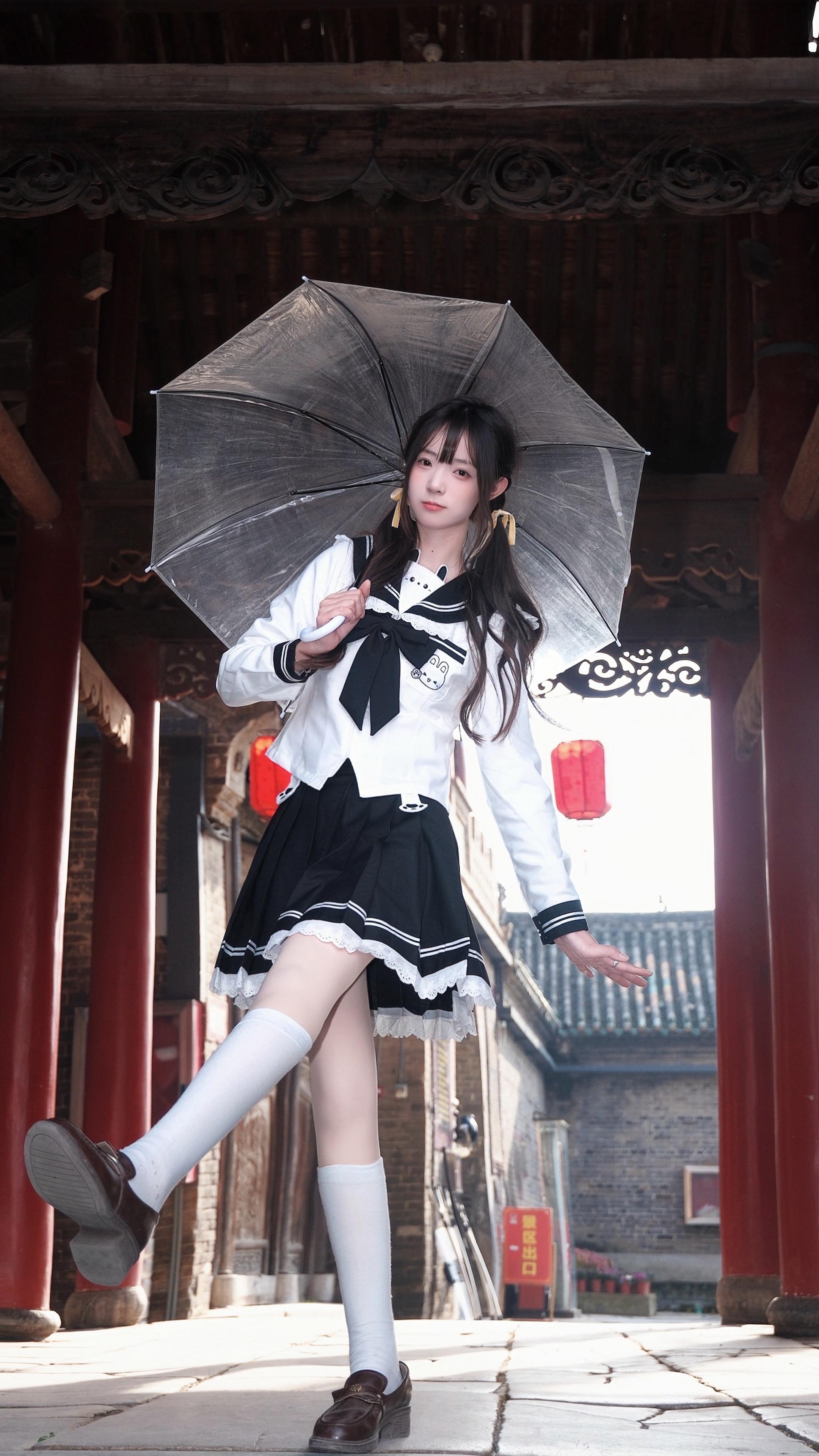 我提笔不为离愁 只为你转身回眸