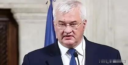 乌克兰摊牌了！
据媒体报道，乌克兰外长西比加在与波兰和立陶宛外长会面时表示，为解