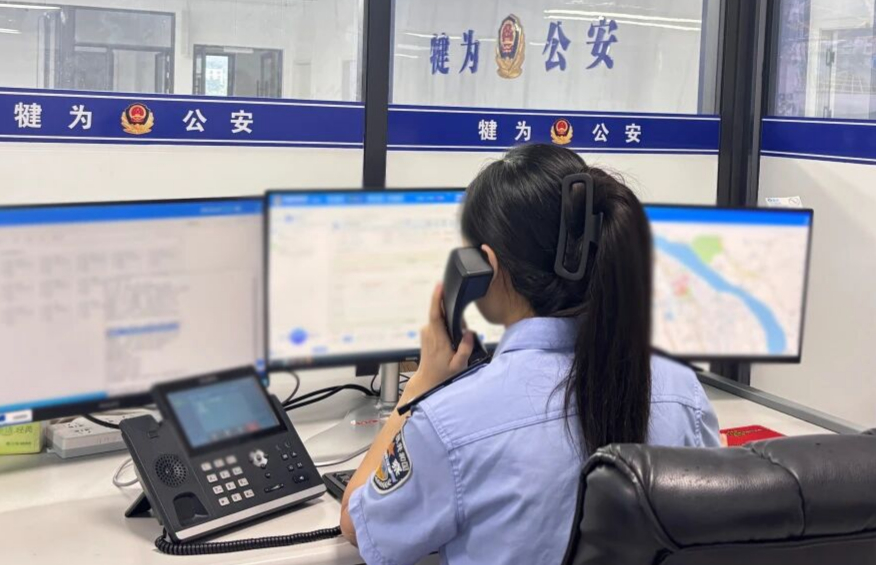 #货车司机打110透露欲轻生#【凌晨保持通话28分钟！110#女接警员机智话聊救