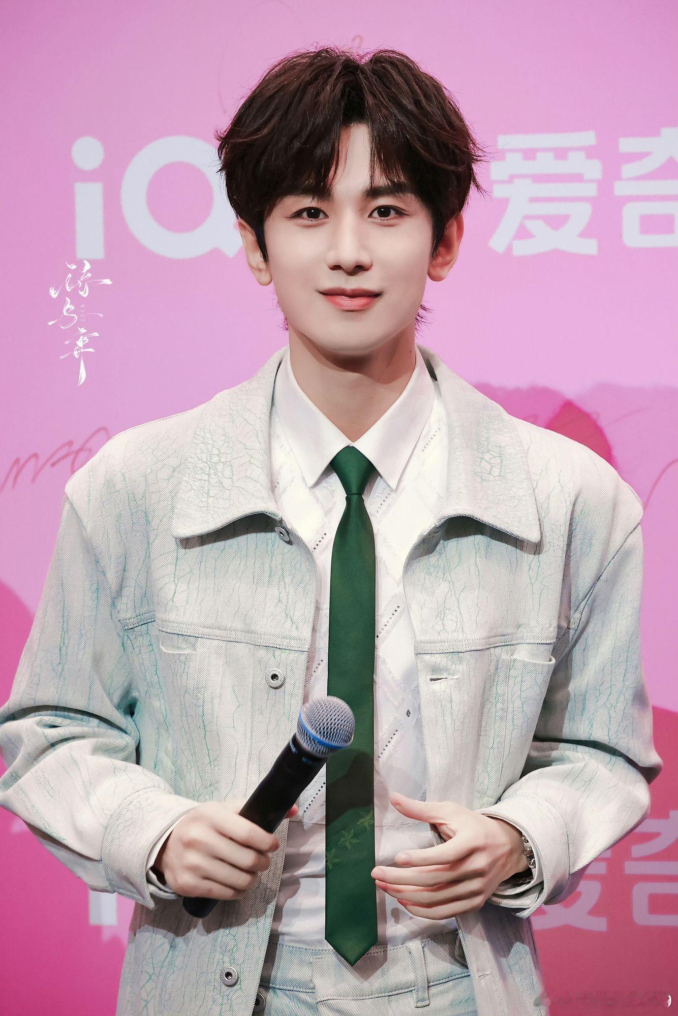 成毅两京十五日cy成毅朱瞻基他的角色经常登上角色热度榜TOP1，而且不止一个角色