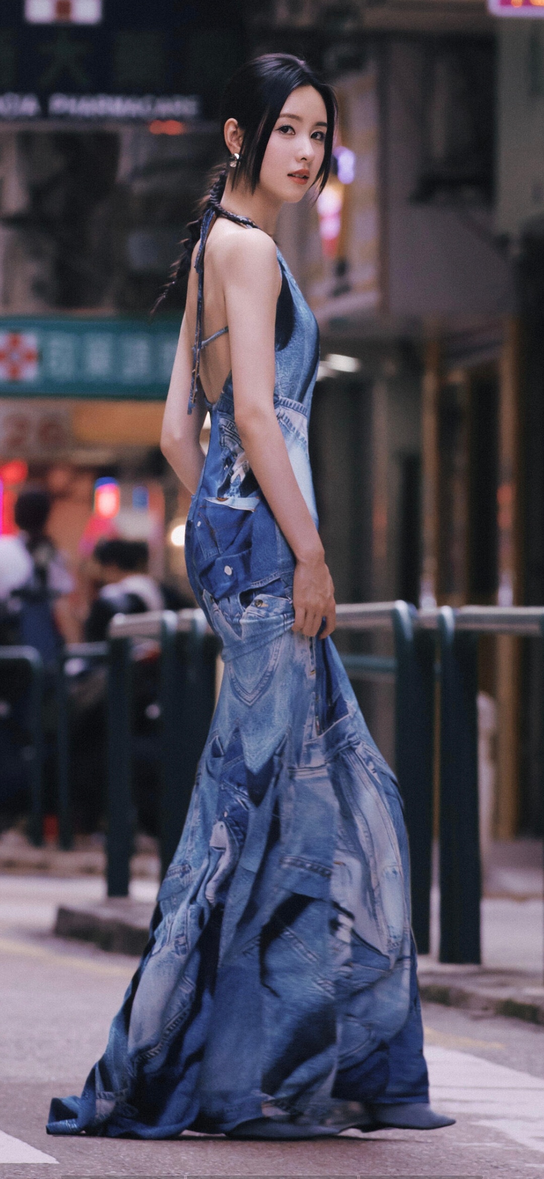 陈都灵 