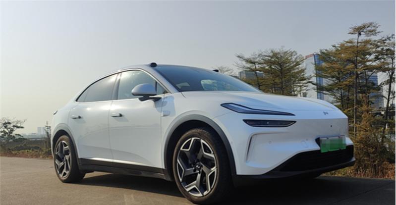 乐道L60试驾：买一台“半价蔚来”值不值？今天给大家评测的是乐道L60
配置是6