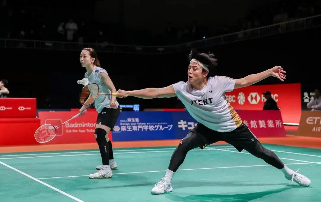 刚刚结束了一场2026年美国羽毛球公开赛混双半决赛，混双1号种子、世界排名第17