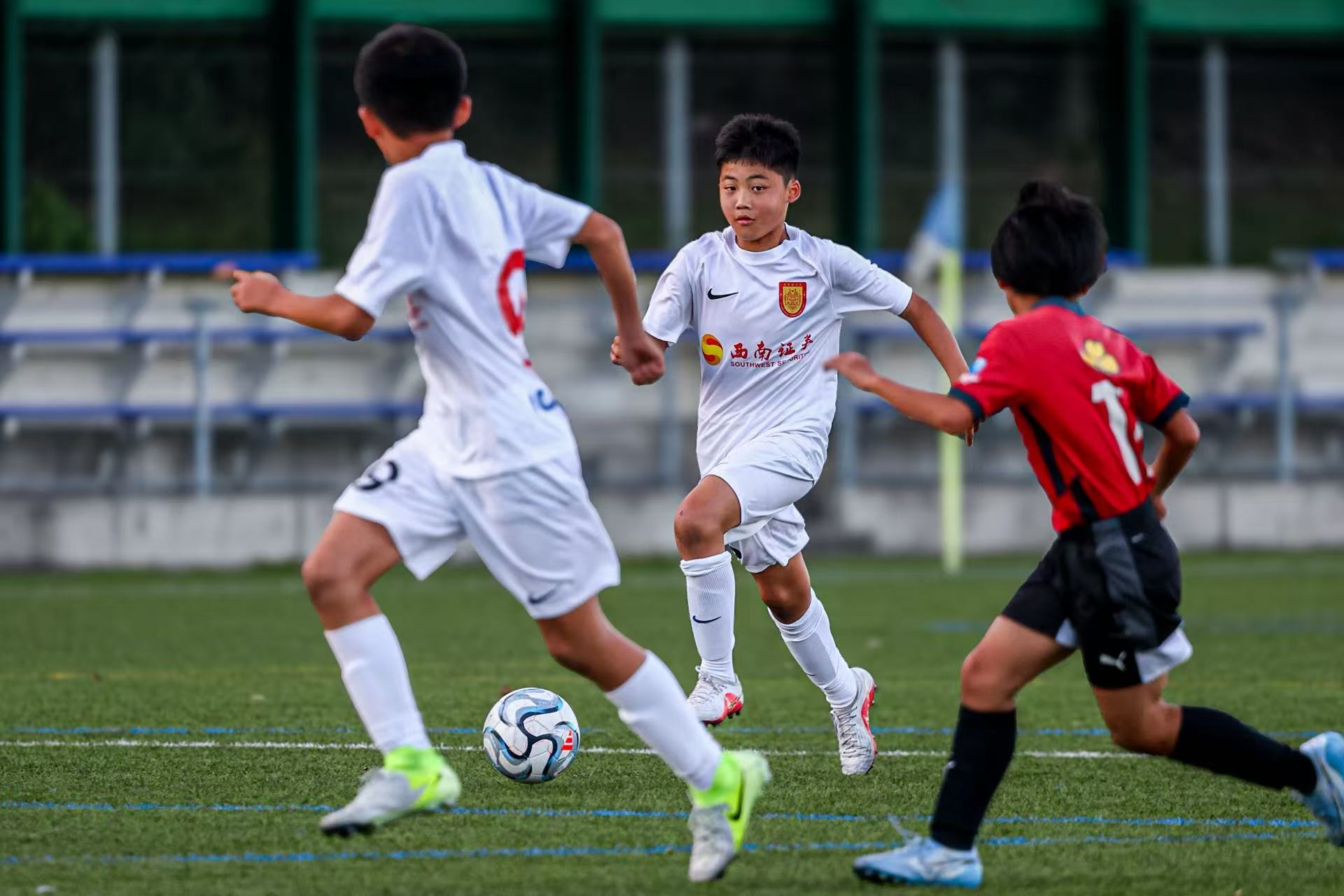 荣耀时刻 | 2026日本NIKE杯，重庆铜梁龙2015梯队夺得冠军！今日，日本