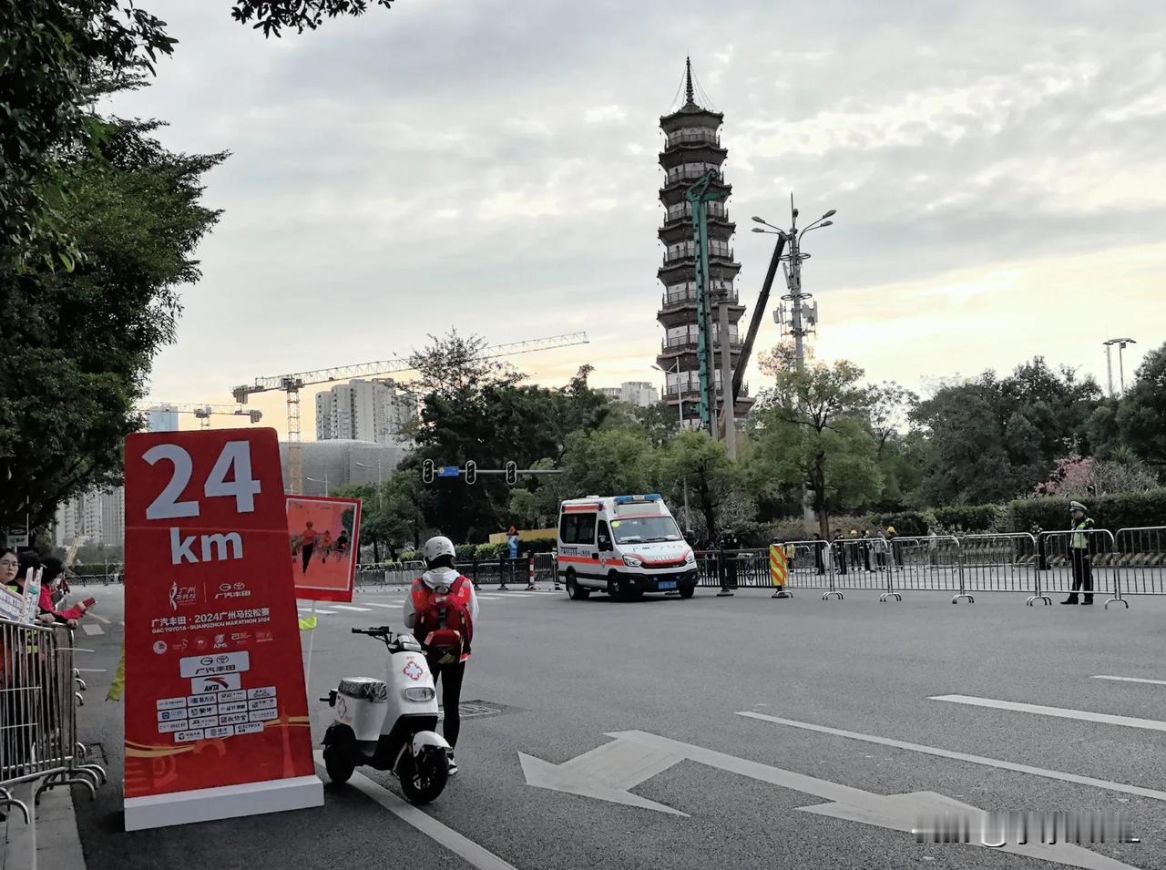 广马路过赤岗塔
 
2024.12.8
​广马第24公里赤岗塔打卡：
图三  8