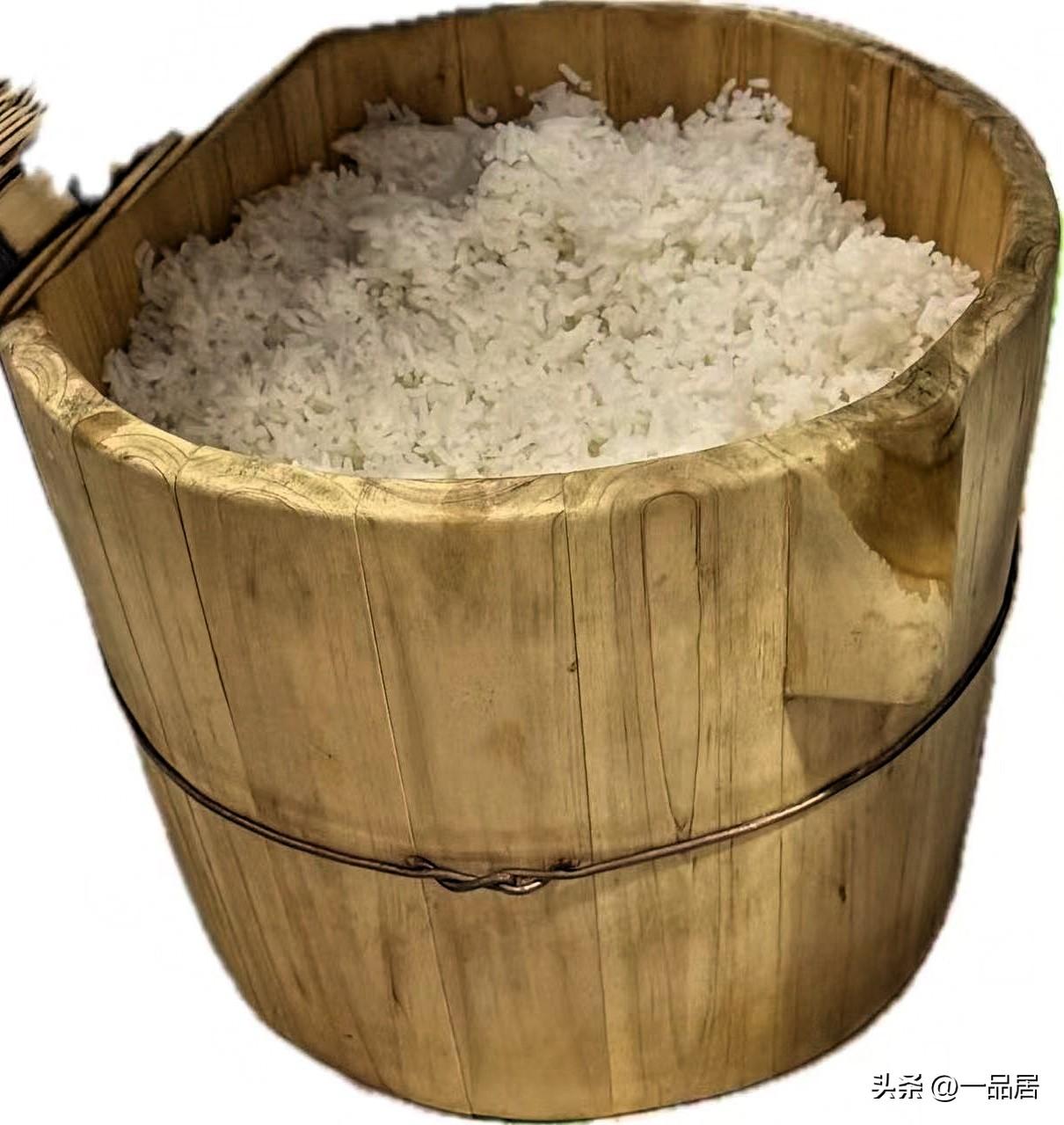 在农村，能认识这个煮饭厨具的，估计都是三十岁以上的人了。你们哪里管这叫什么？