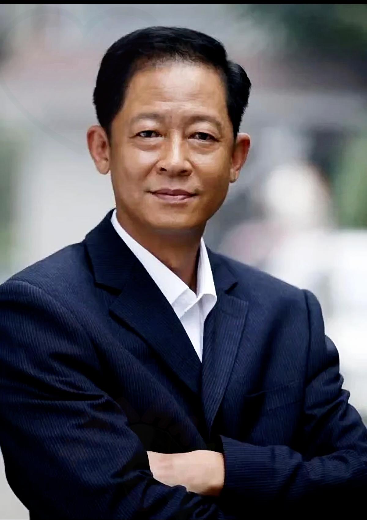 王志文的话戳中了多少人：每个人的认知都困在自己的位置里，山腰的林木和山顶的云海，