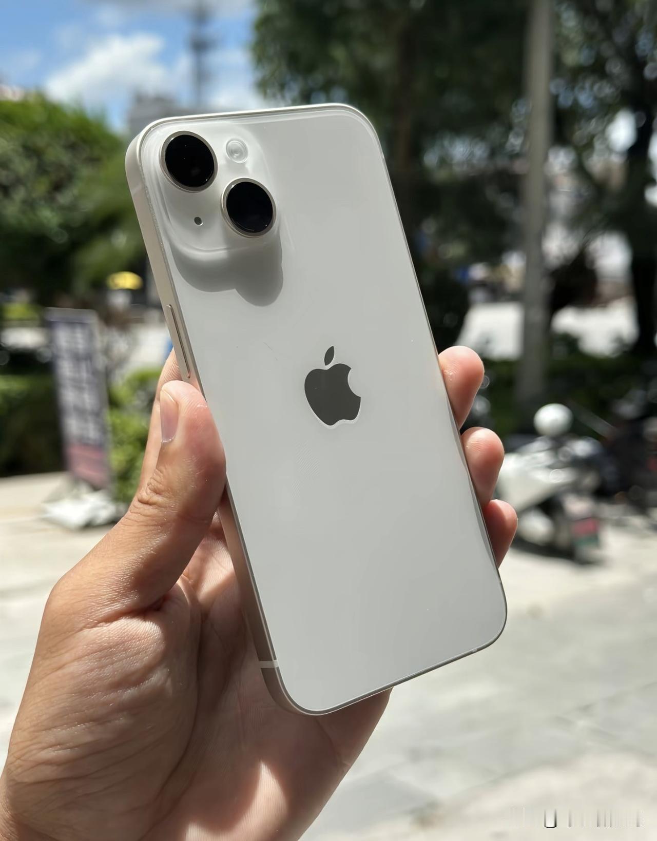 2026年再看iPhone14！依然是最稳的入门苹果神机

都说老款苹果过时了，