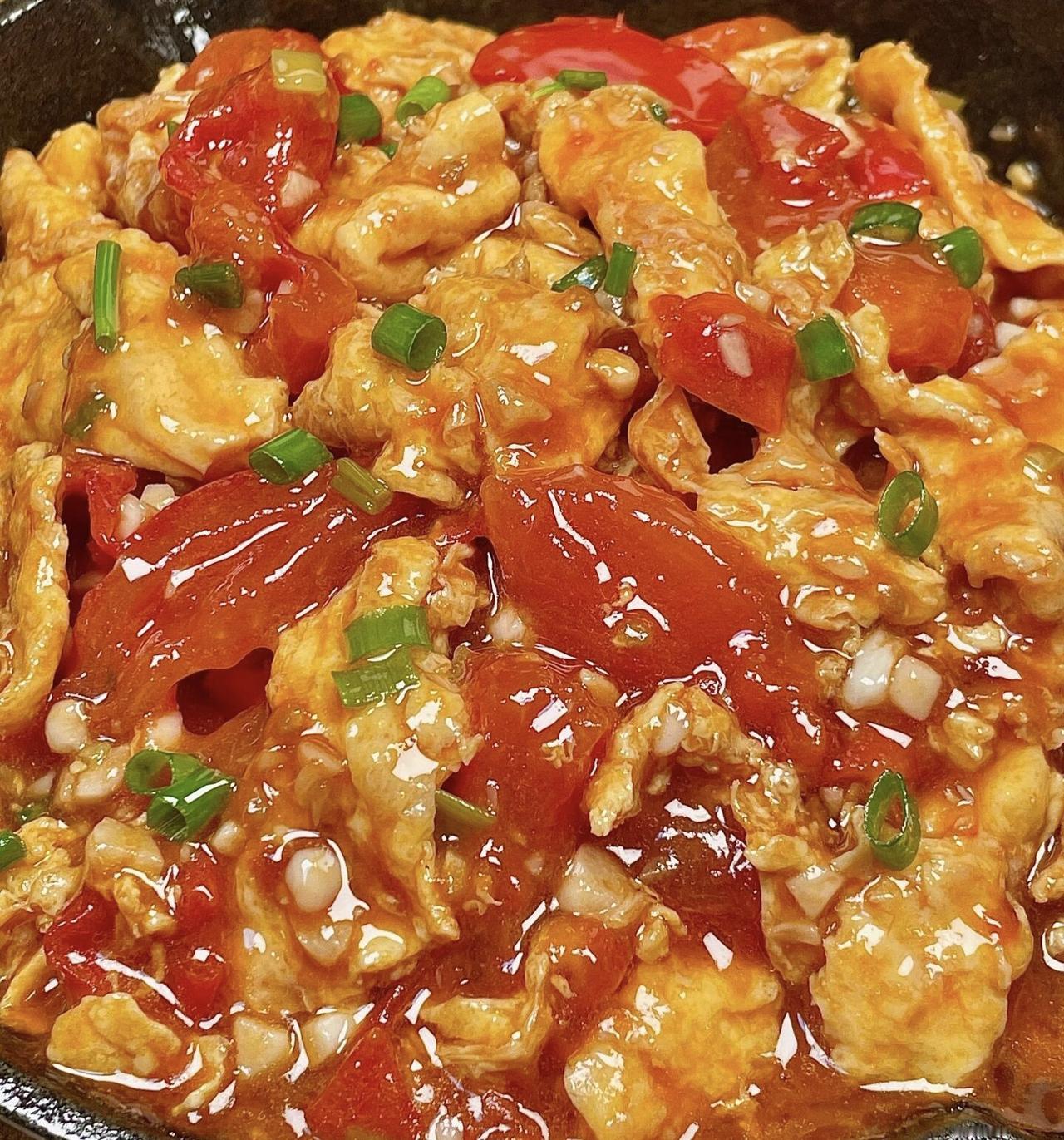 为什么有的人做饭，天生就好吃——

这跟放多少调料、葱花香菜真没关系，关键是这个