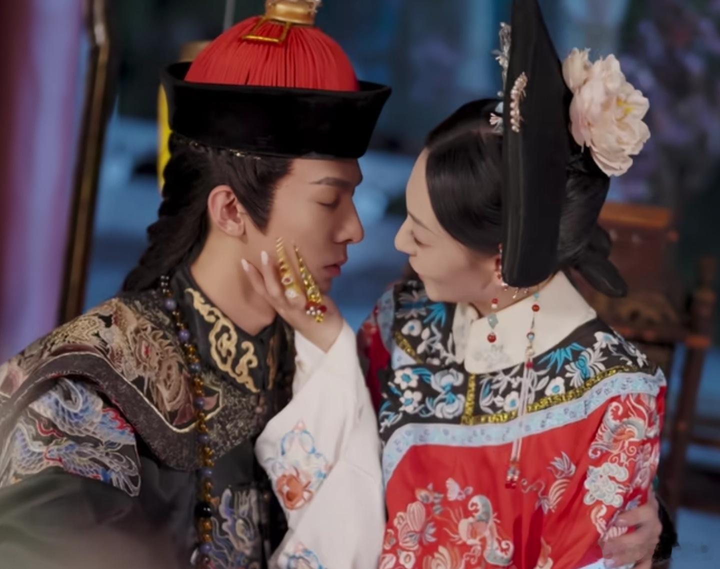 现在的真人短剧极少清代剧。因为短剧拍摄成本低，清代剧要男演员剃头。但所给的片酬又