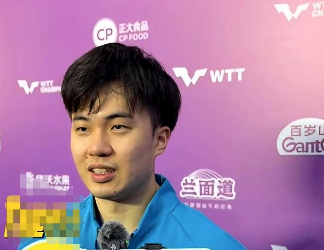 说实话，林昀儒这孩子也太逗了！
记者问他训练累了咋放松，结果他憋了半天，嗯嗯嗯的