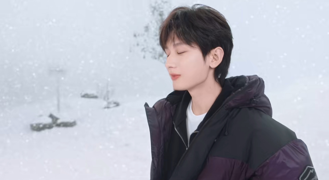 雪力全开乐享冰雪成毅冰雪氛围感  🏔️ 沉醉于成毅携手雪中飞倾情打造的《冰雪之