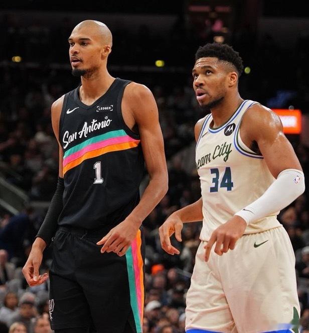 美记：马刺对扬尼斯·安特托昆博不感兴趣。“我从马刺队的人那里得知，我们这里不适合