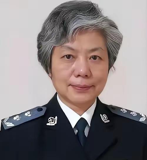 扶人被讹不能只免责！李玫瑾硬核建言：无凭索赔直接按敲诈重罚
 
“既然无法刑事定