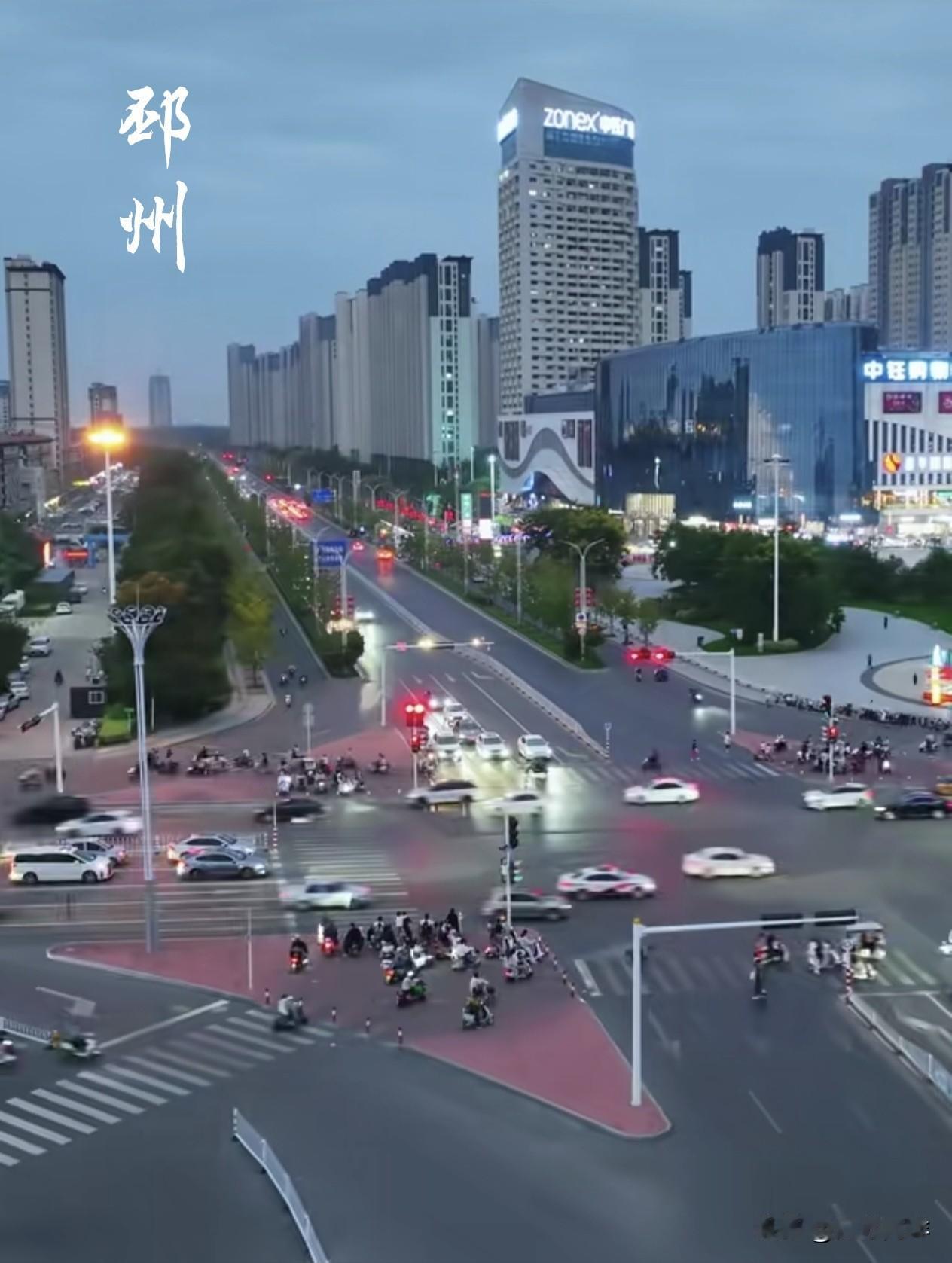 分享一张城市最美的傍晚风景一个小城市，江苏邳州夜景🌃