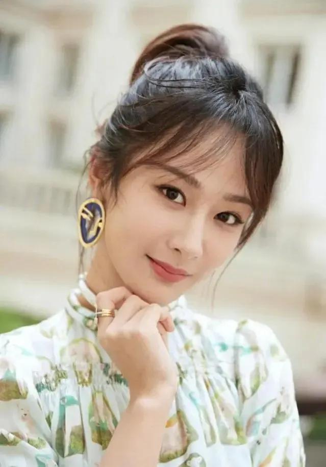 🎉独家消息！杨紫主演的《生命树》即将完成拍摄！🎊
嘿，朋友们，你们的偶像杨紫