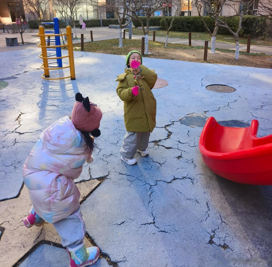 王传君齐溪大女儿长这么高了王传君齐溪4岁大女儿身高 王传君齐溪大女儿长这么高了，