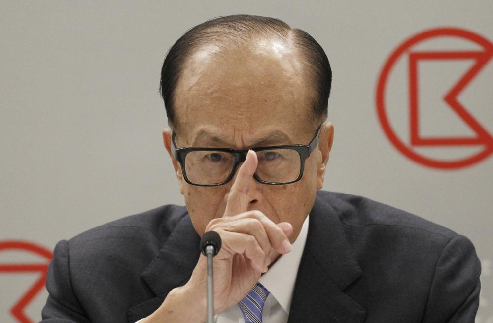 中国不挽留，美国不收留，被夹在中间的李嘉诚，终于玩不转了！

大公报四次三番喊话