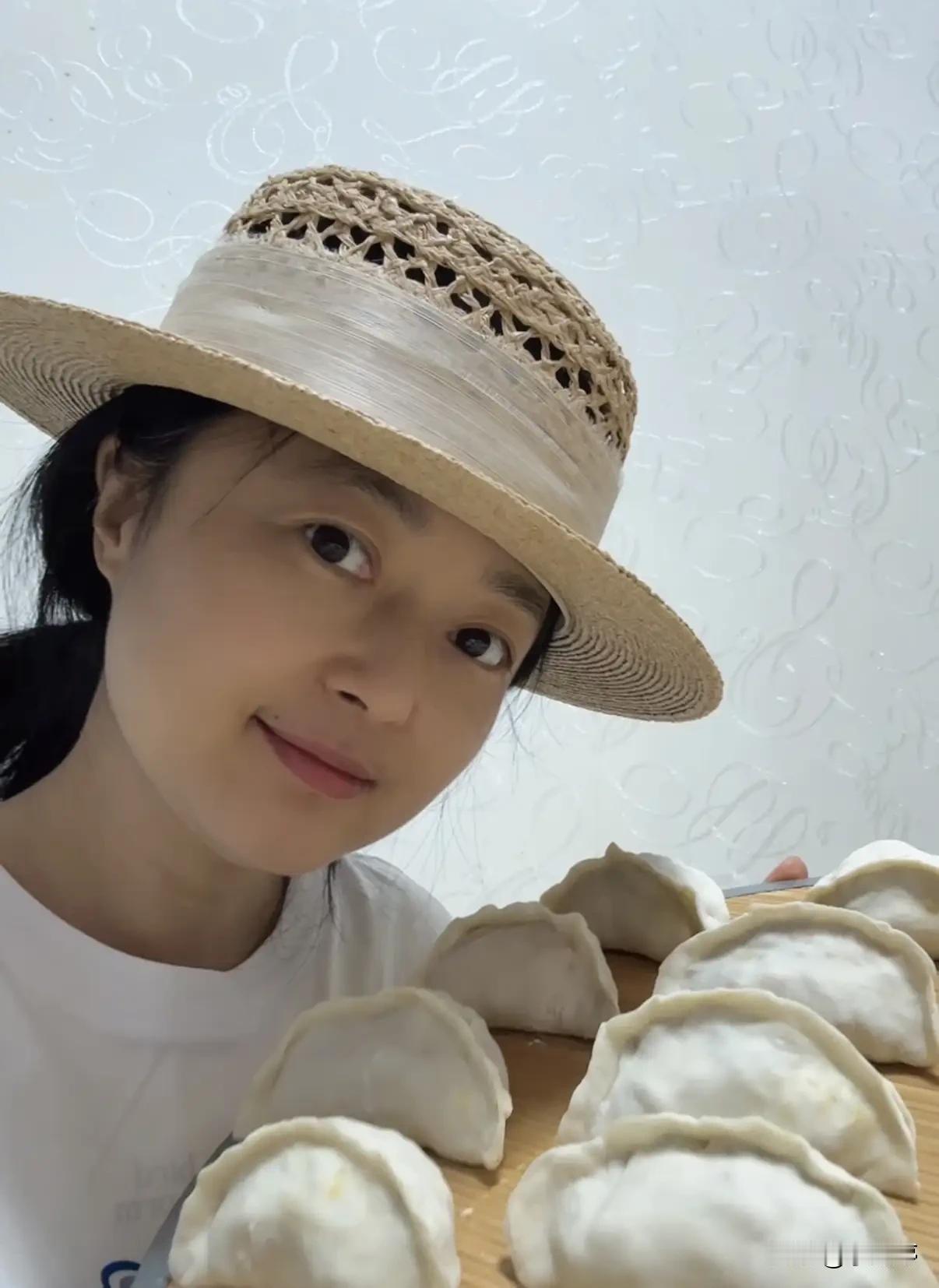 亲爱的，我今年已经42岁。

没结婚没孩子，没稳定的工作，没学历，没文化，没一技