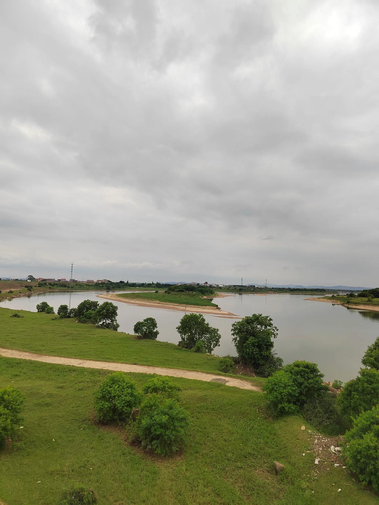 地理小发现：在南昌新建段锦江发现一处沙洲，形似台湾岛

端午前夕前往锦江最下游段