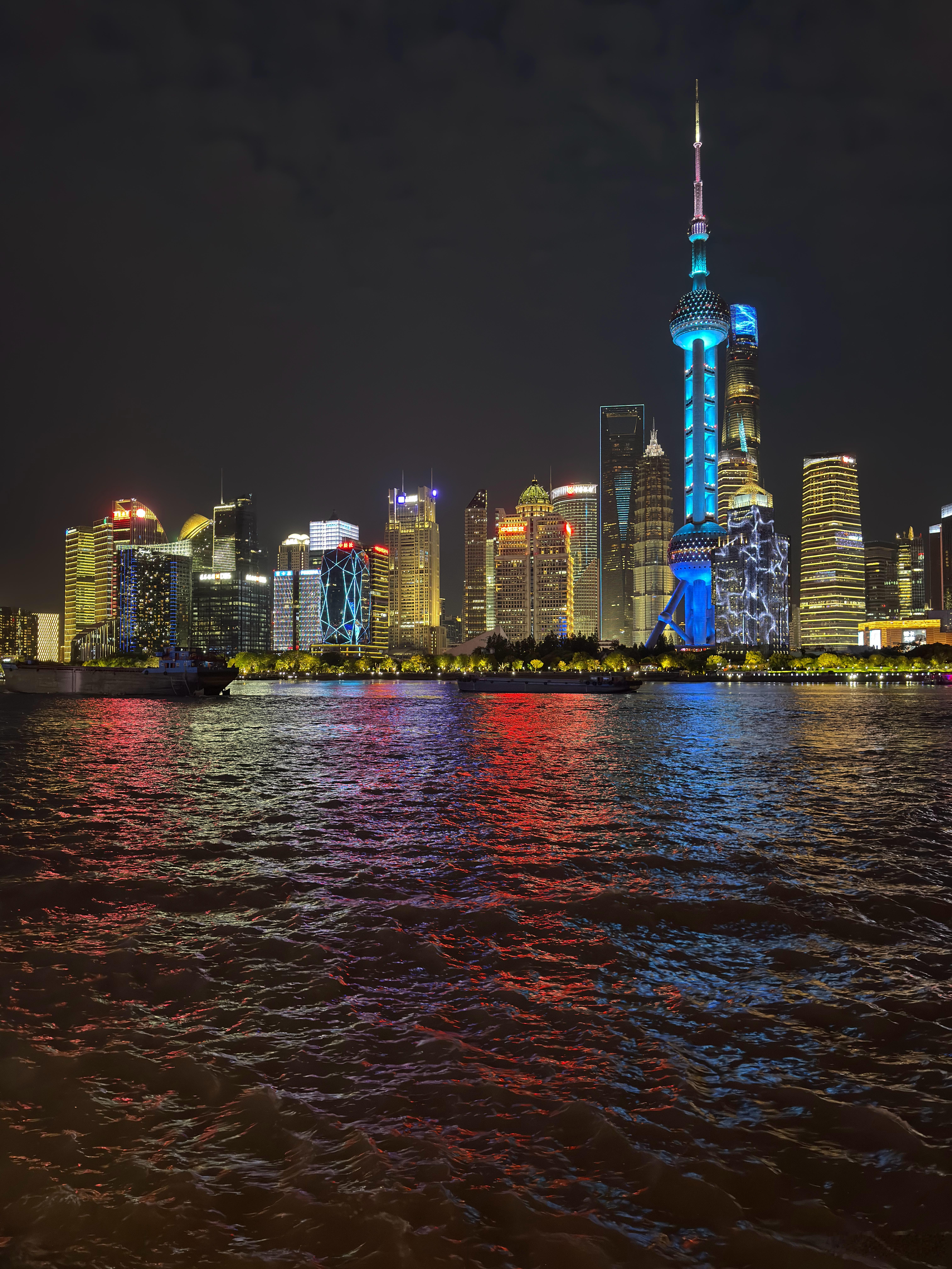 维持一种规律的、有重心的生活也不是一件顺理成章的事。它需要一个人的专注，有足够强