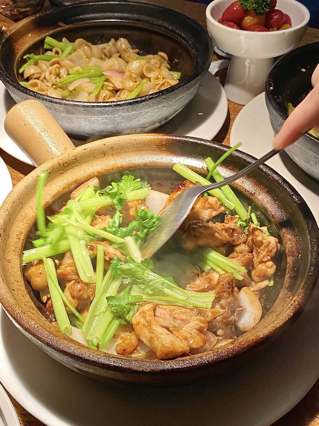 福州平价啫啫煲！鳗鱼煲仔饭好吃s了😋