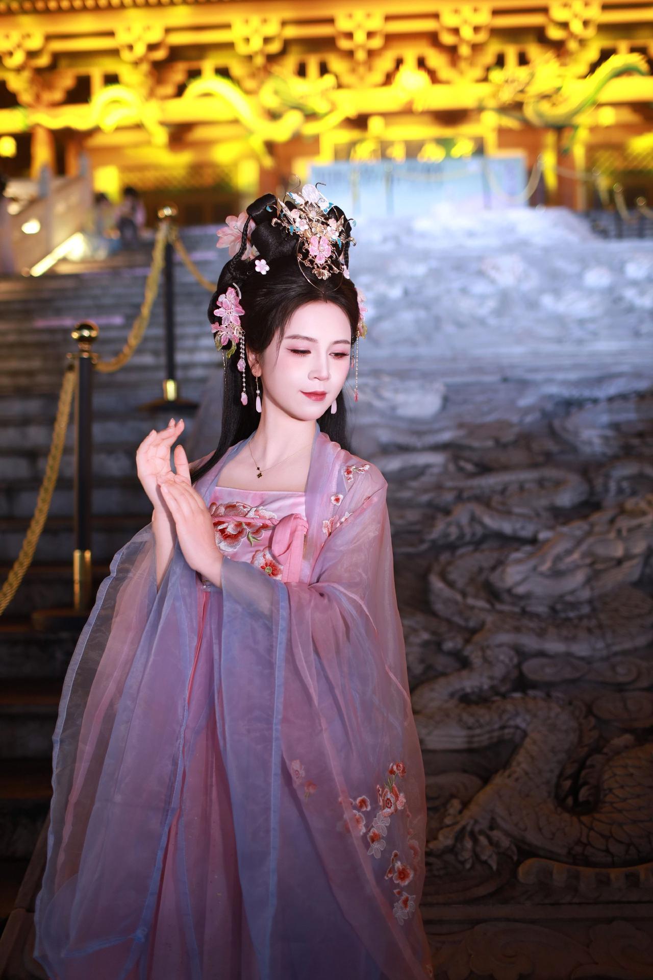 总要穿次少数民族服饰吧 晒出你的民族服饰穿搭 古装拍照 总要穿一次少数民族服饰吧