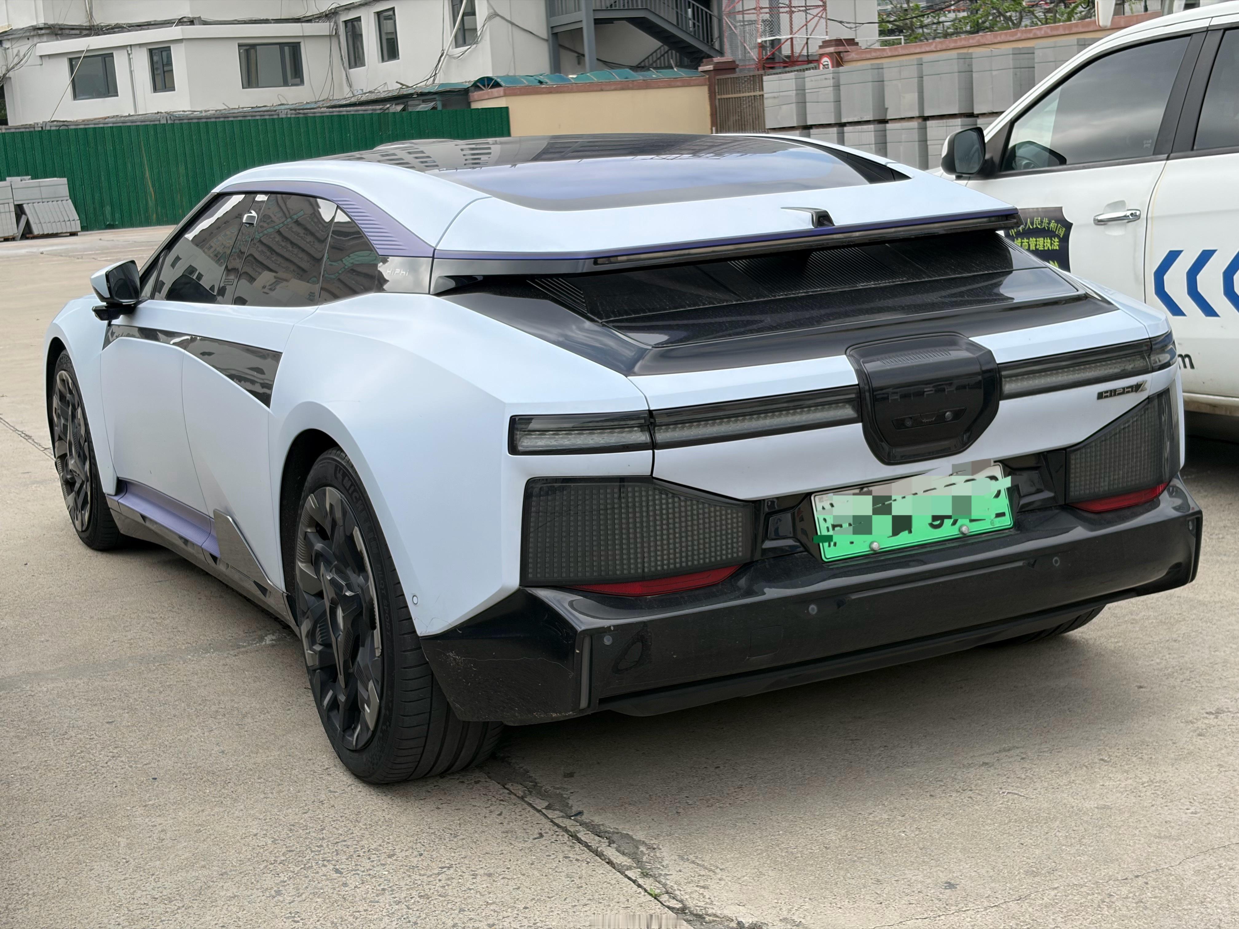 要是高合还“活着”，应该是最像汽车机器人，具身智能的车企吧… 