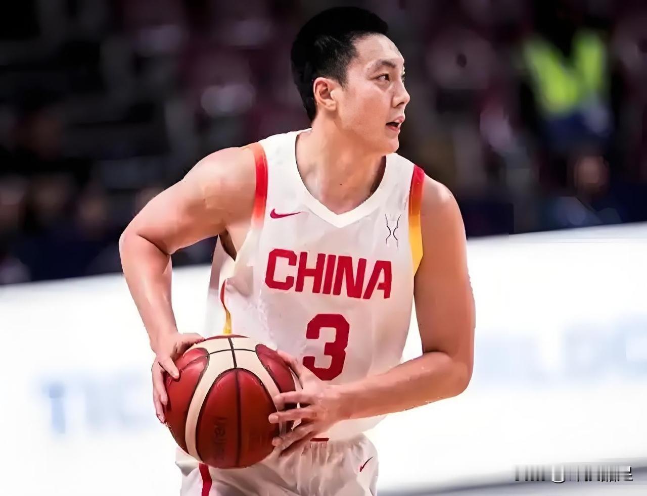 他俩是首发阵容，正负值却全队最低！
1.胡明轩
昨晚出场24分钟，5投0中，仅靠