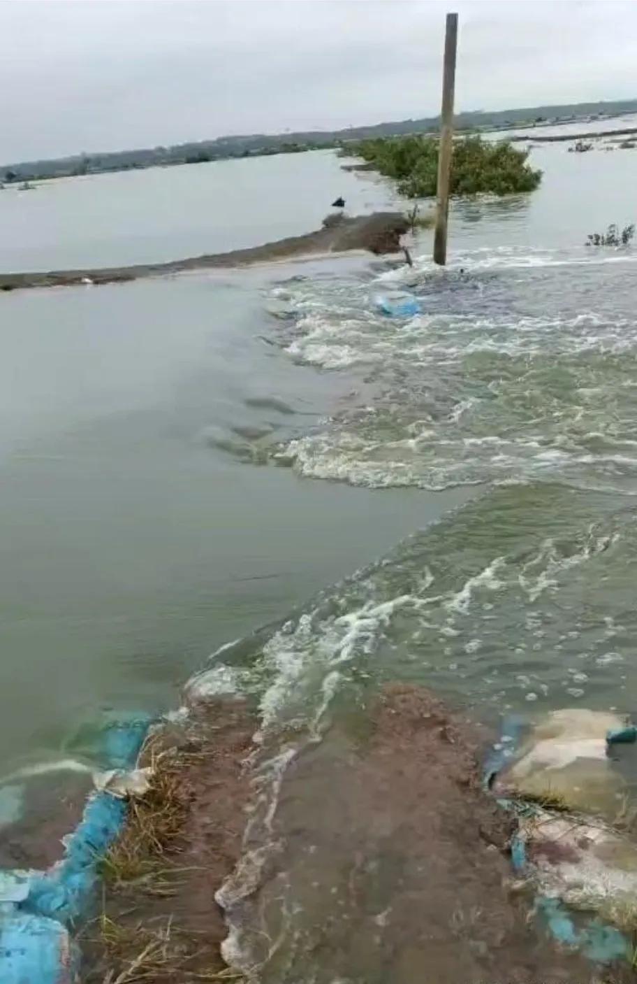 你见过海水倒灌吗？最近南方某沿海地区经历了一场前所未有的灾难！海水大规模倒灌，近