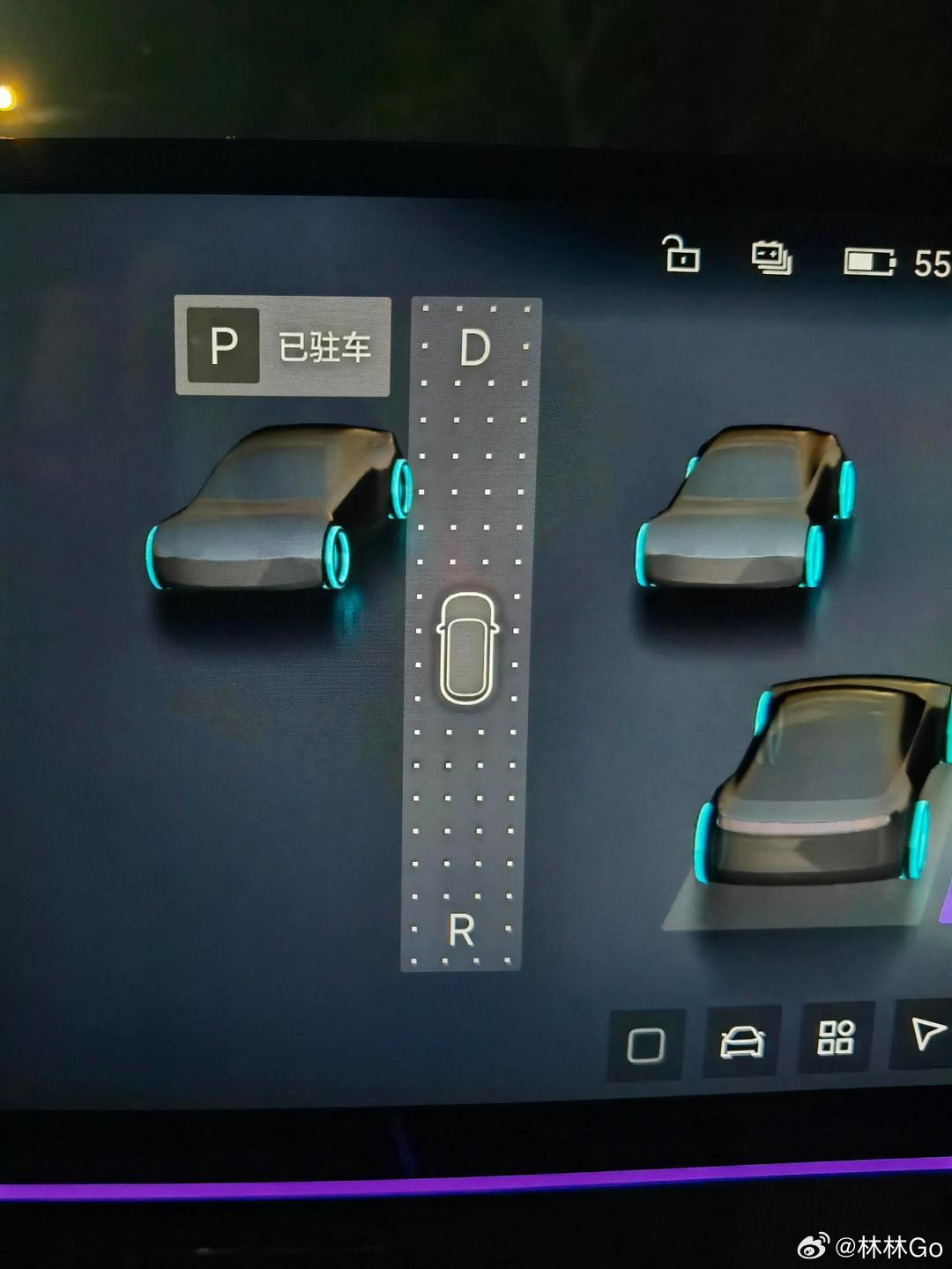 反正我个人是不喜欢屏幕上换挡的方式，手指头干巴，手眼配合还不协调。 还好，目前工