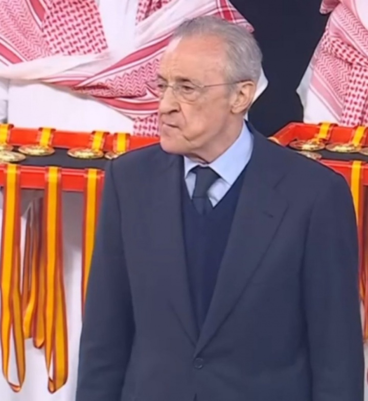 解雇阿隆索！对皇马输巴萨丢冠很不满？弗洛伦蒂诺赛后表情失落就在今天，皇马突然官宣