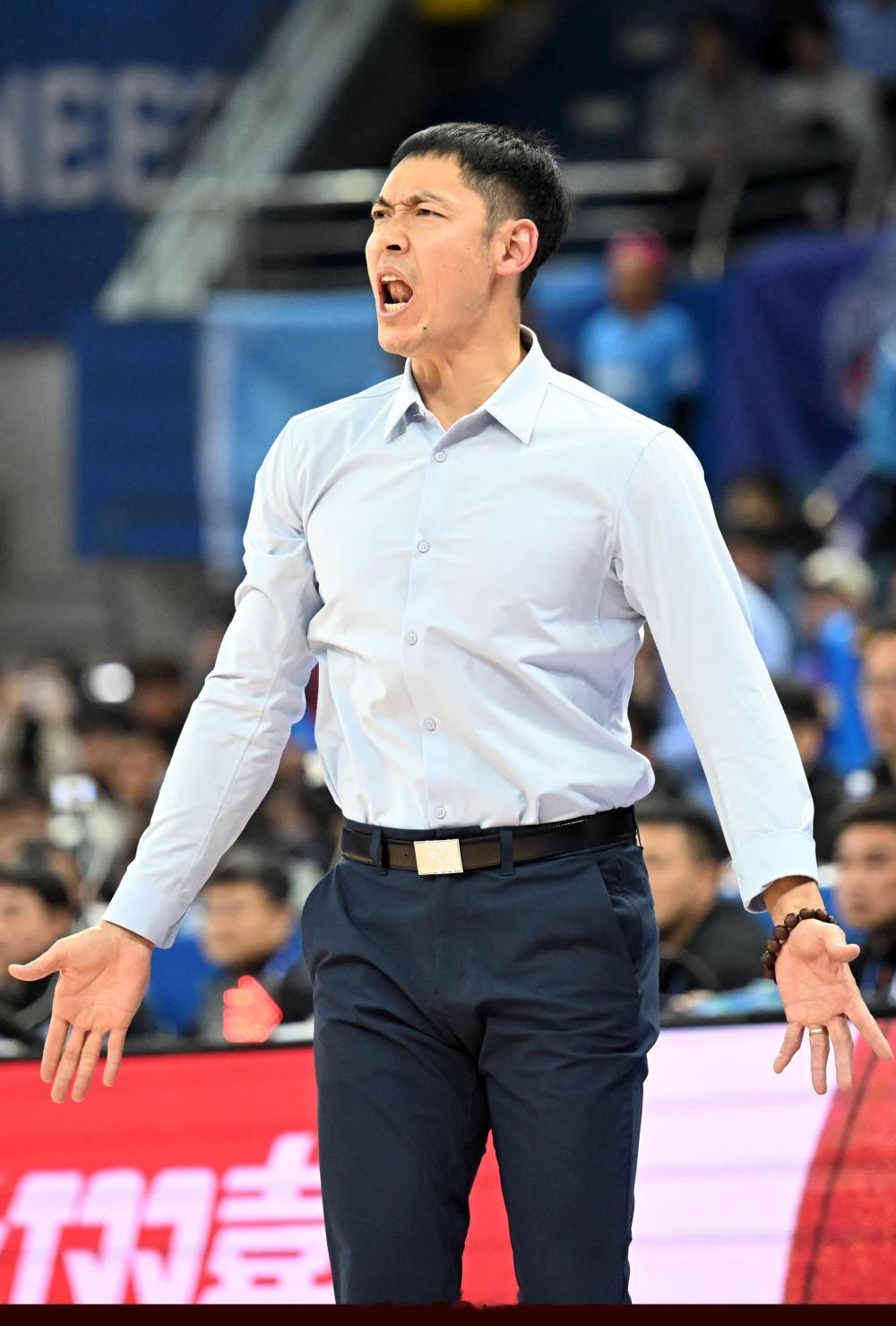 北控男篮已经开始夏训，由张庆鹏带队，除了在国家队集训以及合同到期未续约的，其他队