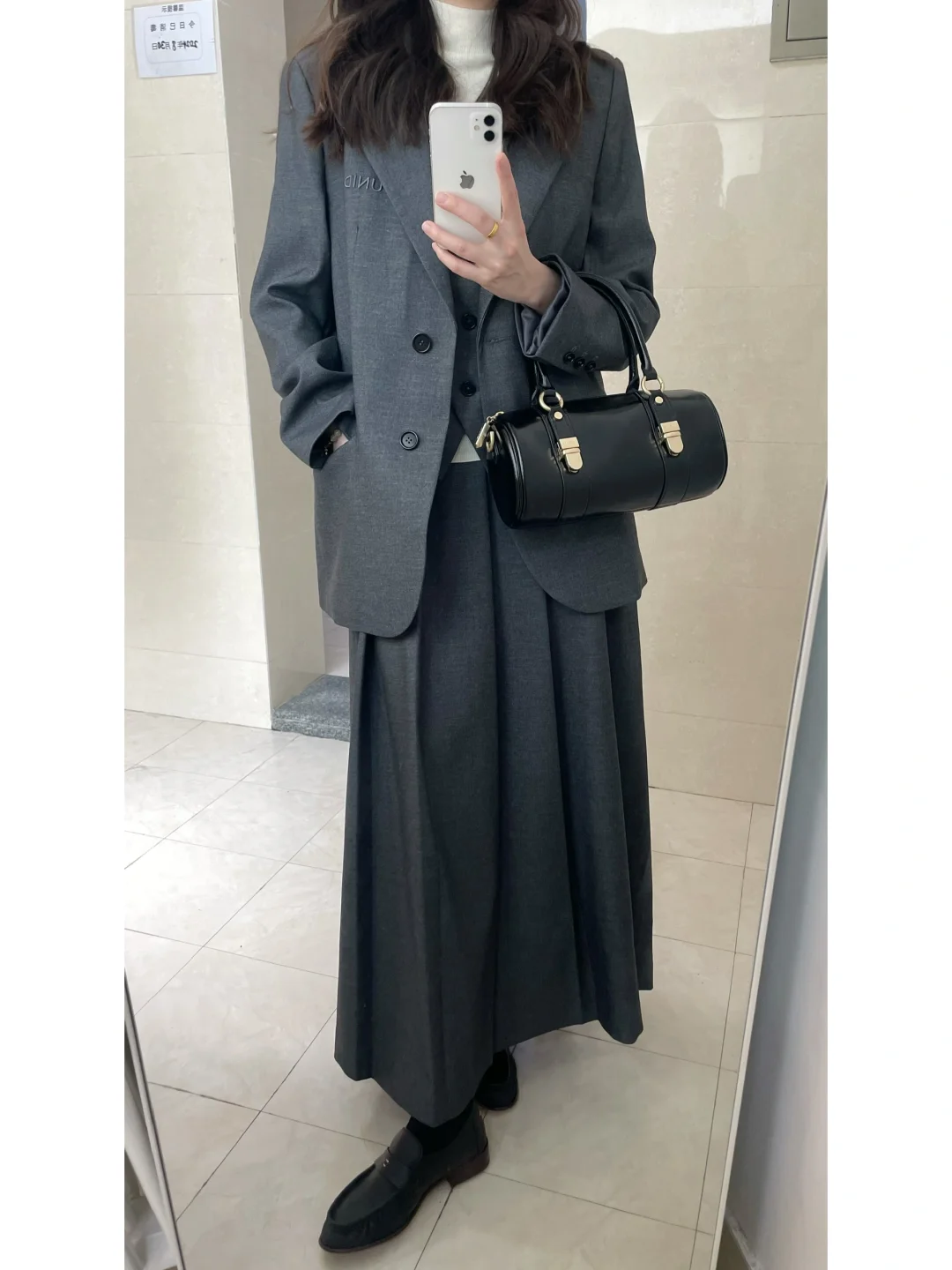 秋冬的灰色系通勤穿搭