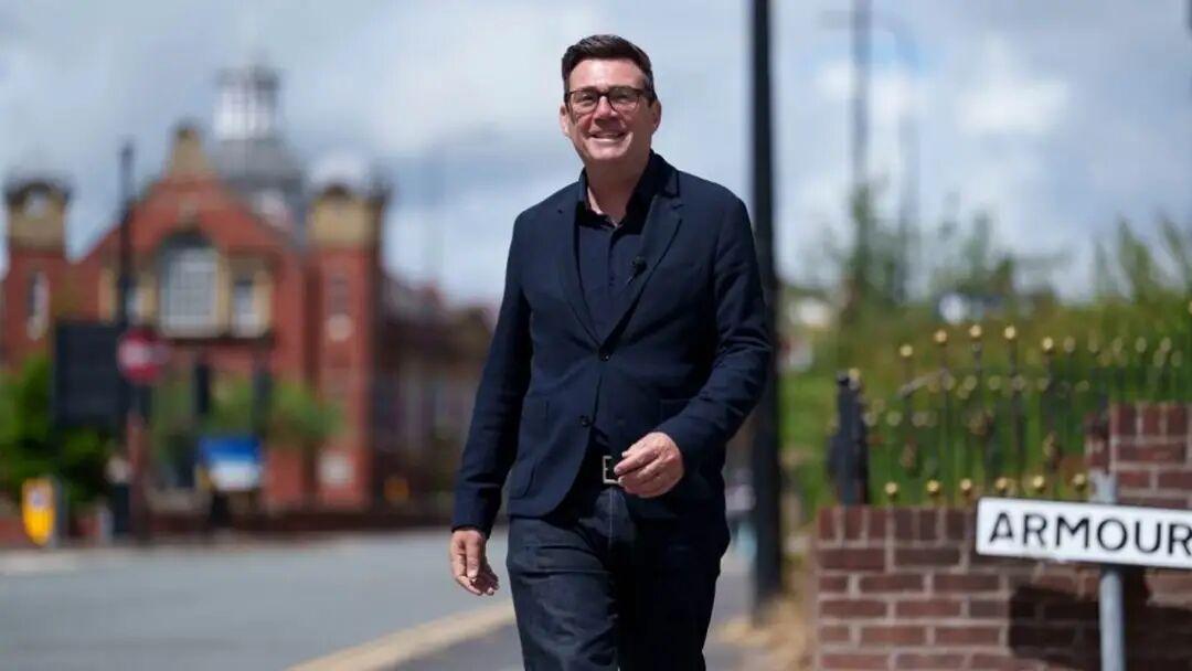 周五，安迪·伯纳姆成为英国工党领袖；下周一，查尔斯三世将正式邀请他出任该国第59