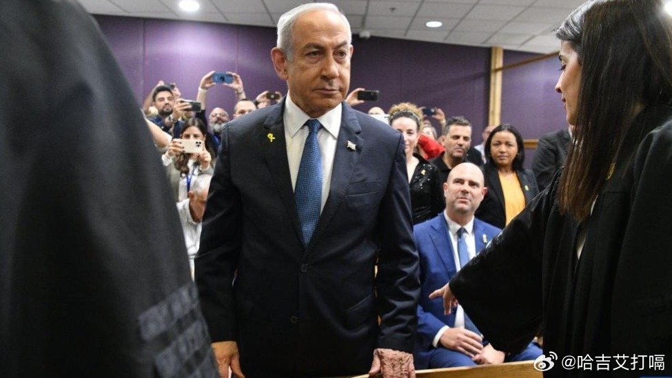 凤凰新闻【伊朗革命卫队：将全力追捕并击毙内塔尼亚胡】双方不断相互发出强硬警告..