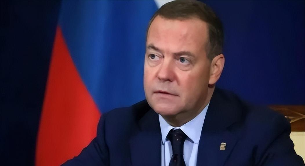 一旦战争打响，中国面临的第一波攻击，可能不是导弹，而是冻结3万亿外汇、切断SWI