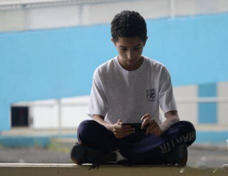 【马来西亚9岁男童因手机游戏积分归零割伤6岁弟弟】海外新鲜事 马来西亚柔佛州近日