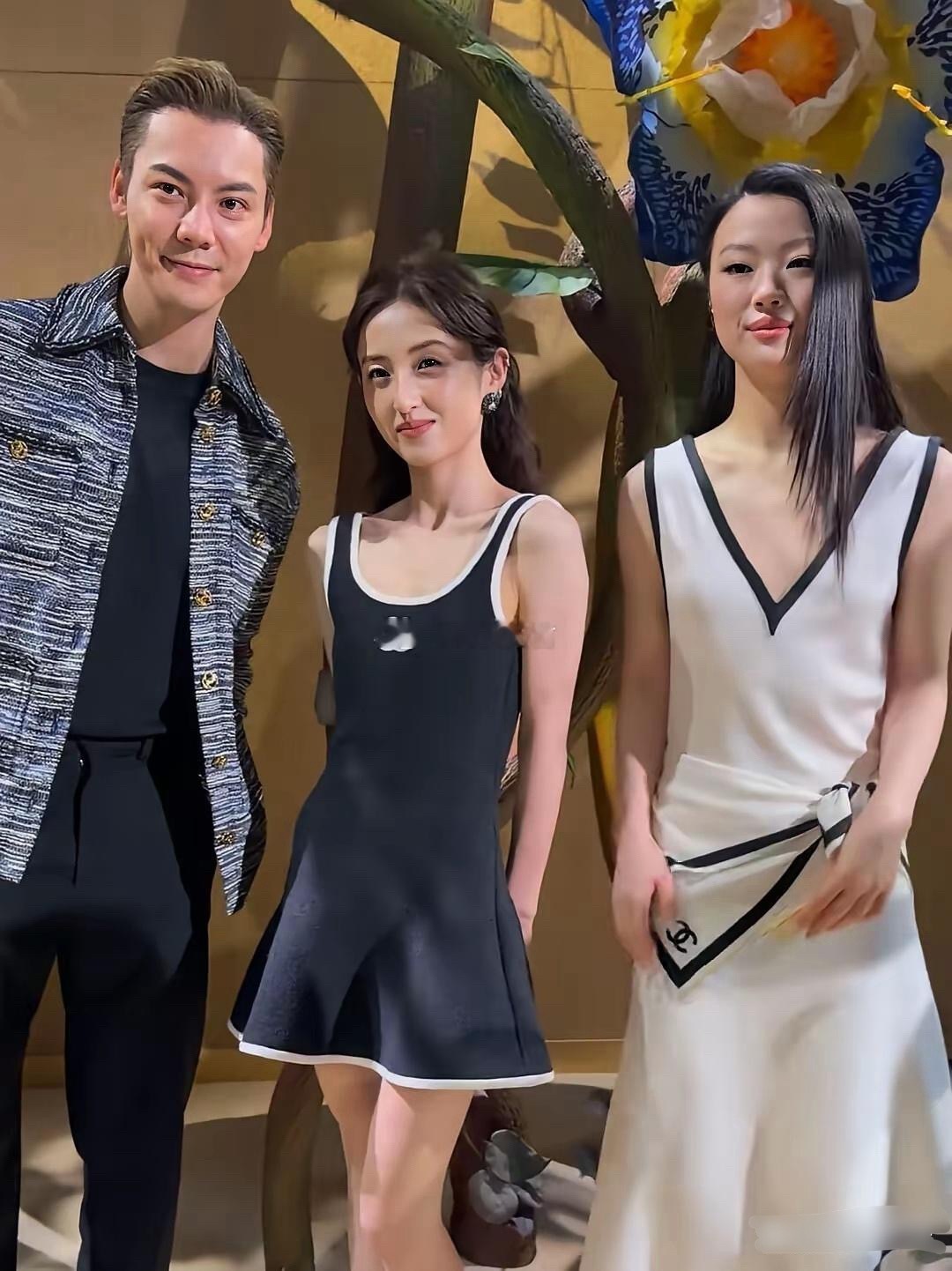 这就是演员跟歌手的差距，张子枫旁边那位，什么造型？ 