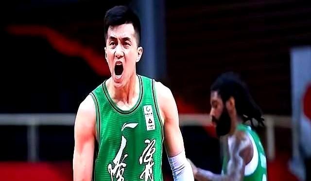 输给韩国队那一刻，我脑子里蹦出来的，居然是郭艾伦。对，就是那个我以前老骂他“独”