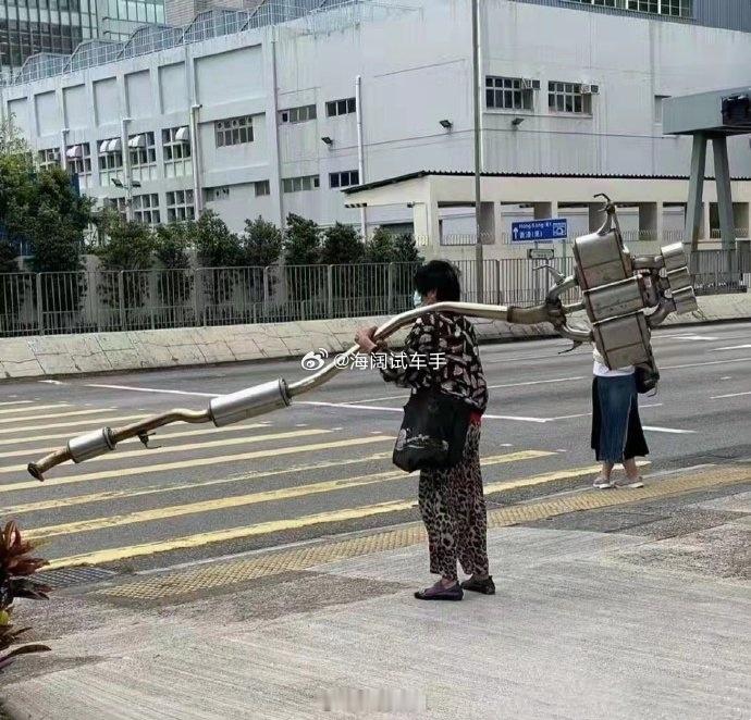 请给这张照片写一条评论！！！海阔试车超话