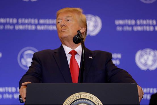 南美这边刚出了一件大快人心又透着紧张的事，一个被多国追着抓的大毒枭落网，结果美国