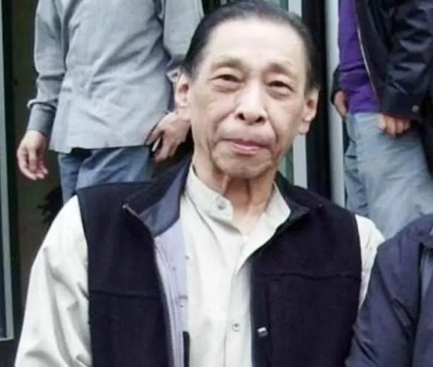 1991年，杜月笙的儿子杜维善来到北京，打算收回父亲购置的四合院，但住户拒不承认