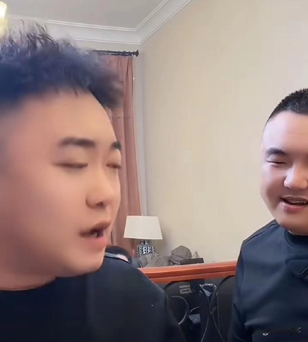 王振宇和赵六六本来在群里头还骂狗磊呢，看见醋王发的微博后寻思拉倒吧。

    